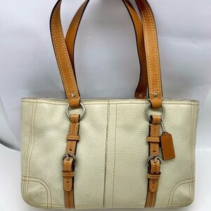 COACH Chelsea  D1051-F12339 Ivory & Tan Pebbled Leather Tote Handbag Preowned